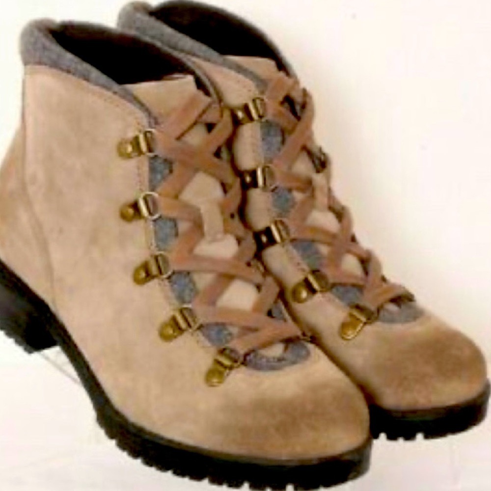 NEW! Clarks Leather Water Resistant Hiking Boots 7